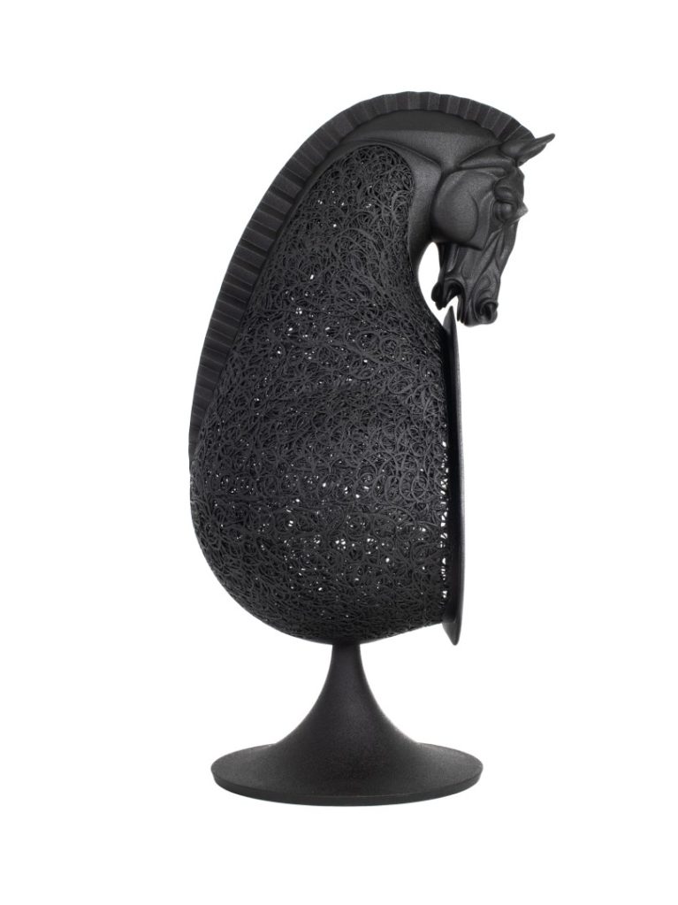 Bucifal standing option black on stand.